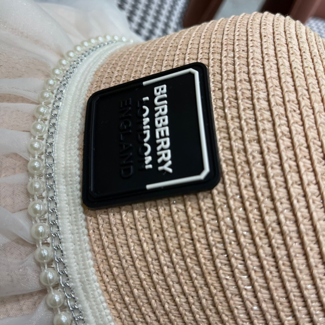 【burberry巴宝莉】2025新款小香度假风大沿盆帽草帽，旅行必备，超好搭配，赶紧入手！