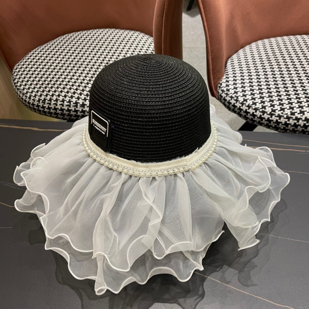 【burberry巴宝莉】2025新款小香度假风大沿盆帽草帽，旅行必备，超好搭配，赶紧入手！