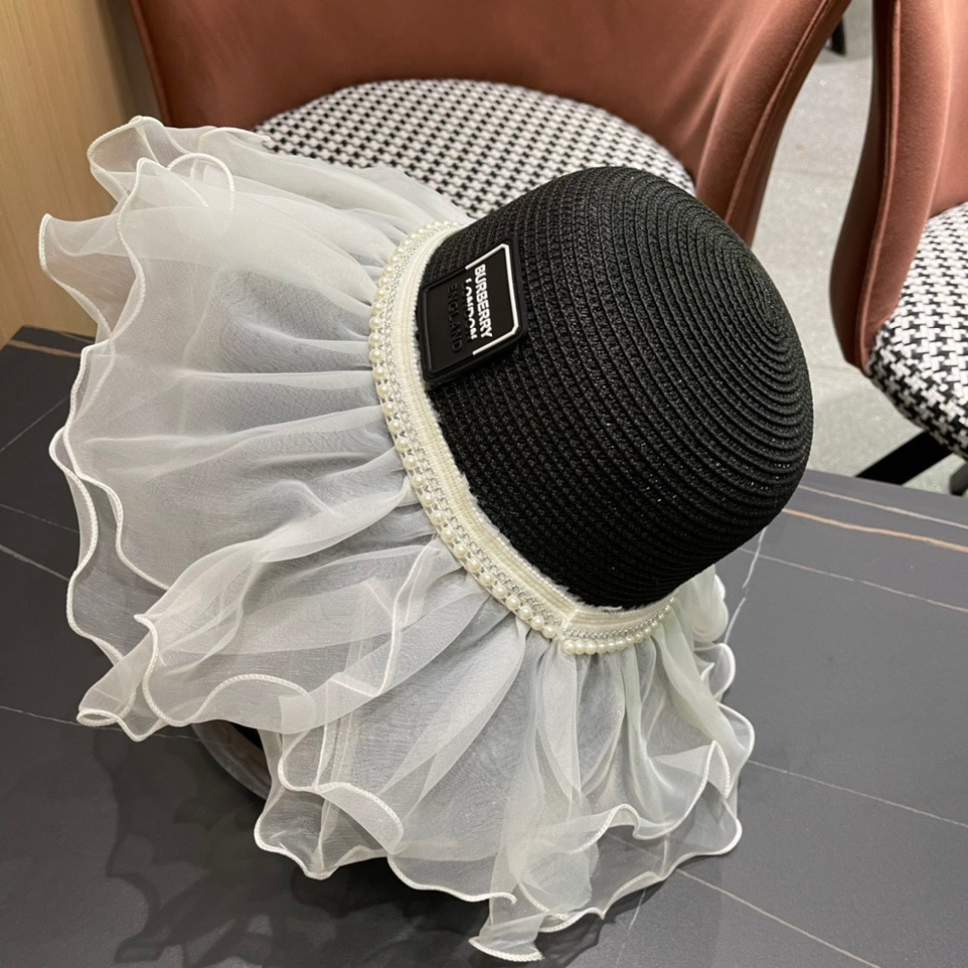 【burberry巴宝莉】2025新款小香度假风大沿盆帽草帽，旅行必备，超好搭配，赶紧入手！