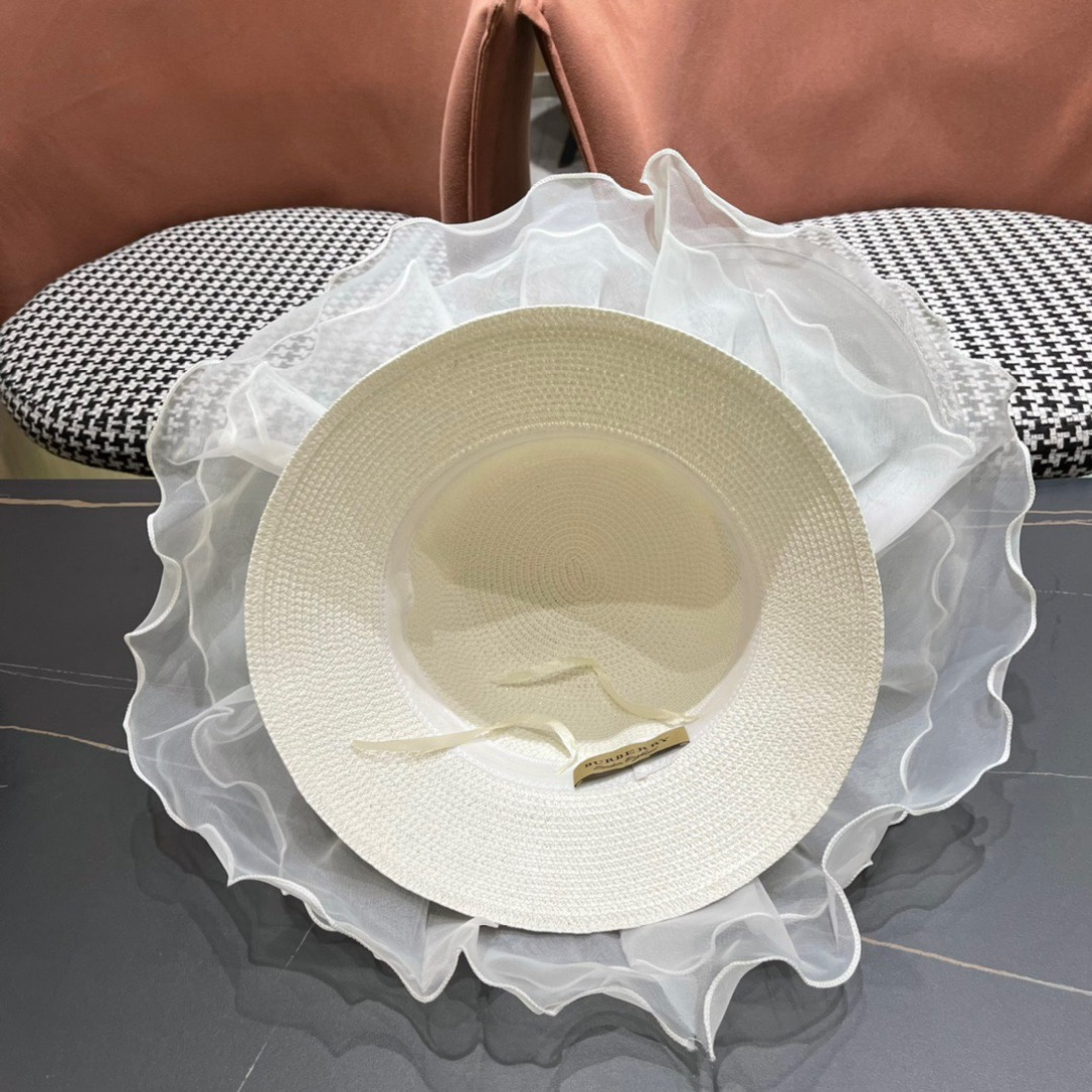 【burberry巴宝莉】2025新款小香度假风大沿盆帽草帽，旅行必备，超好搭配，赶紧入手！