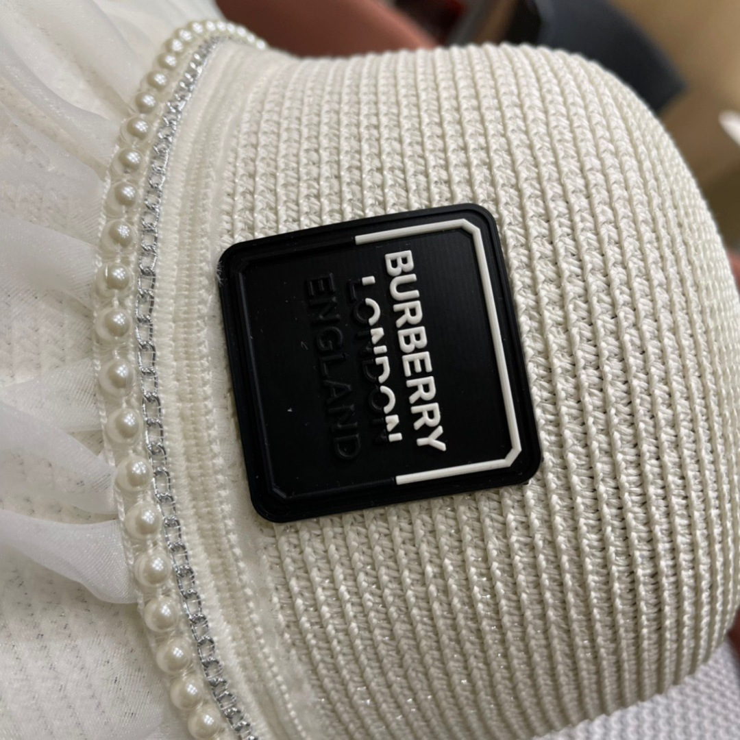 【burberry巴宝莉】2025新款小香度假风大沿盆帽草帽，旅行必备，超好搭配，赶紧入手！