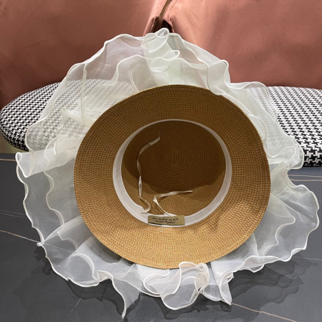 【burberry巴宝莉】2025新款小香度假风大沿盆帽草帽，旅行必备，超好搭配，赶紧入手！