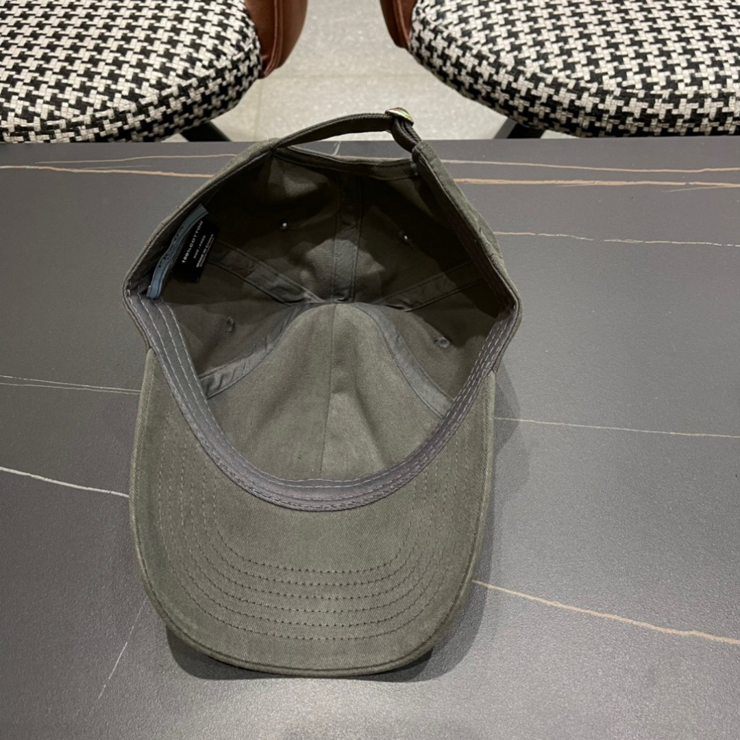   PRADA普拉达2025新款鸭舌帽，男女款棒球帽，高级定制，头围57cm