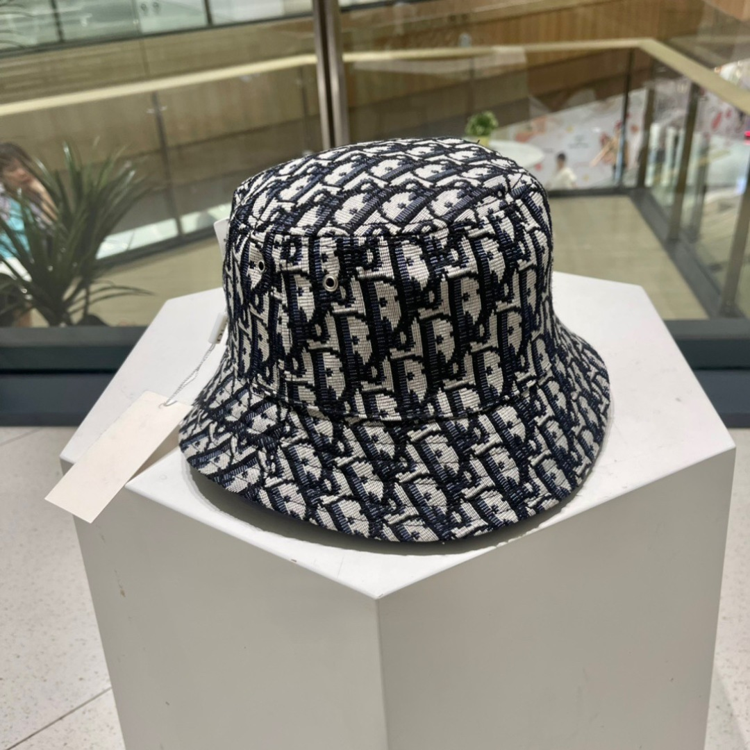 【DIOR迪奥】新款双面走量简约渔夫帽，新款出货，大牌款超好搭配，赶紧入手！