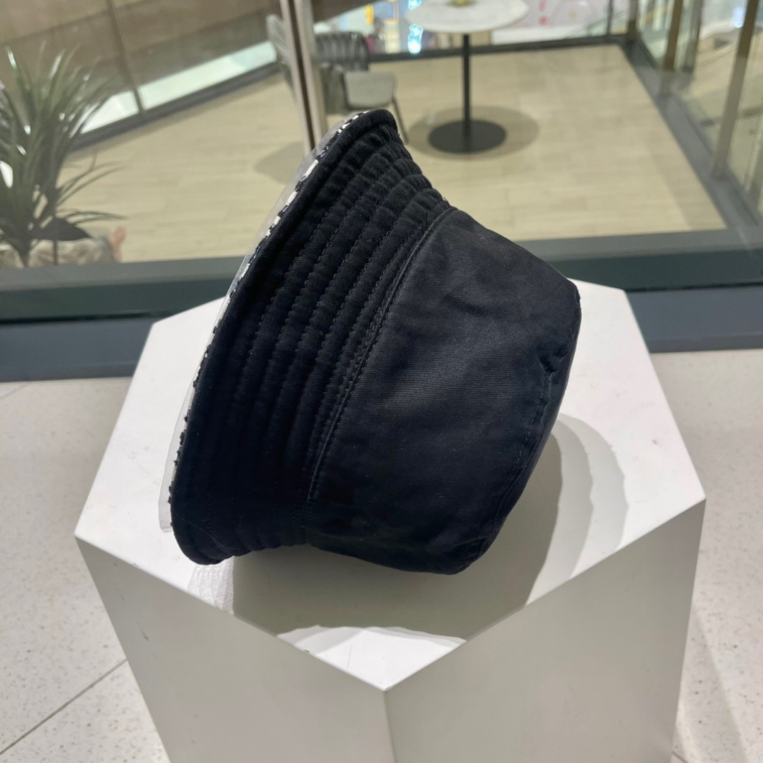 【DIOR迪奥】新款双面走量简约渔夫帽，新款出货，大牌款超好搭配，赶紧入手！