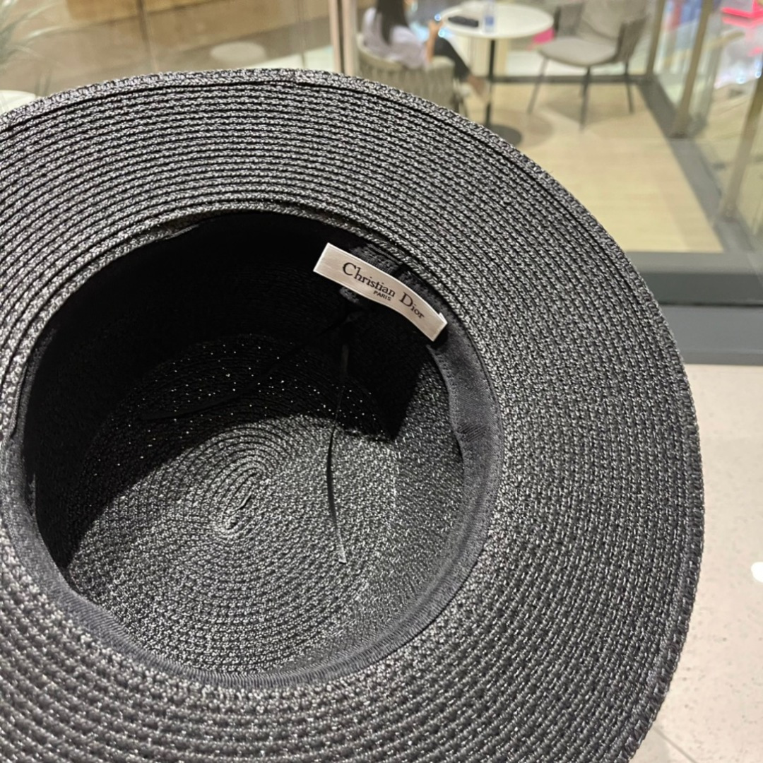 【DIOR迪奥】春夏新款草编遮阳草帽盆帽🤩沙滩风，简约大方，百搭单品～出街首选，新款帽型超美腻，新品上