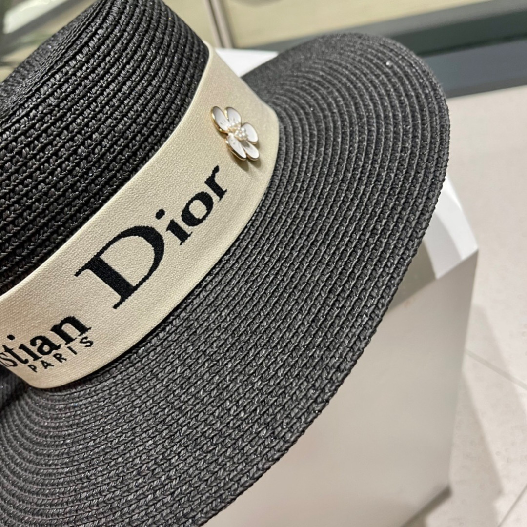  【DIOR迪奥】春夏新款草编遮阳草帽盆帽🤩沙滩风，简约大方，百搭单品～出街首选，新款帽型超美腻，新品上