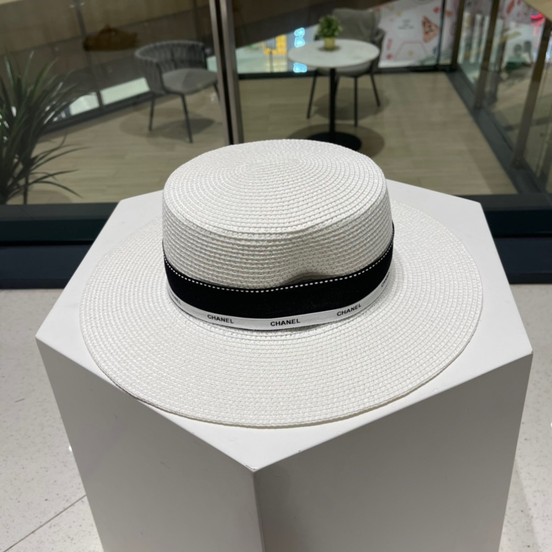 【CHANEL香奈儿】2025新款小香风度假风平顶草帽，旅行必备，超好搭配， 赶紧入手！