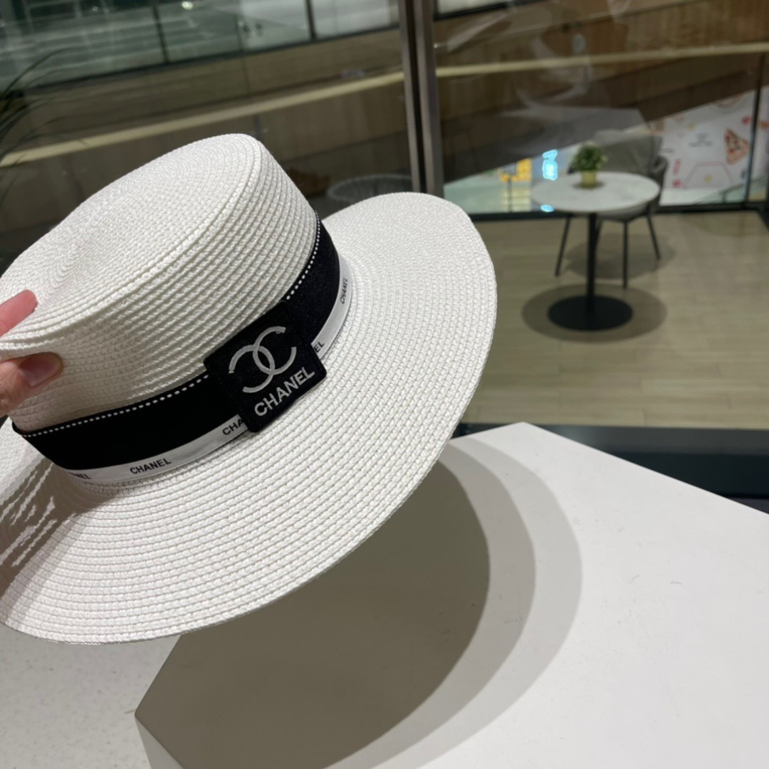 【CHANEL香奈儿】2025新款小香风度假风平顶草帽，旅行必备，超好搭配， 赶紧入手！