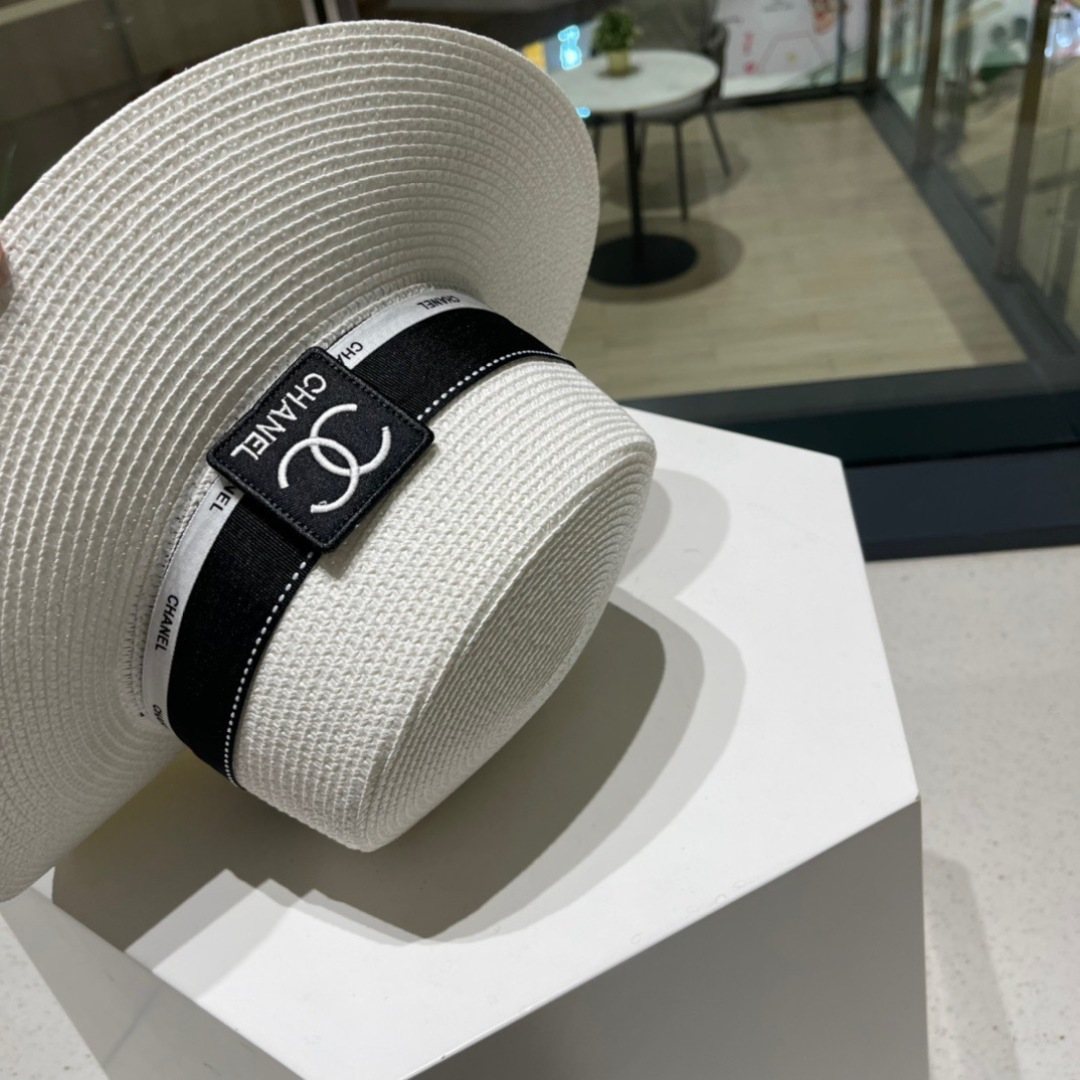 【CHANEL香奈儿】2025新款小香风度假风平顶草帽，旅行必备，超好搭配， 赶紧入手！