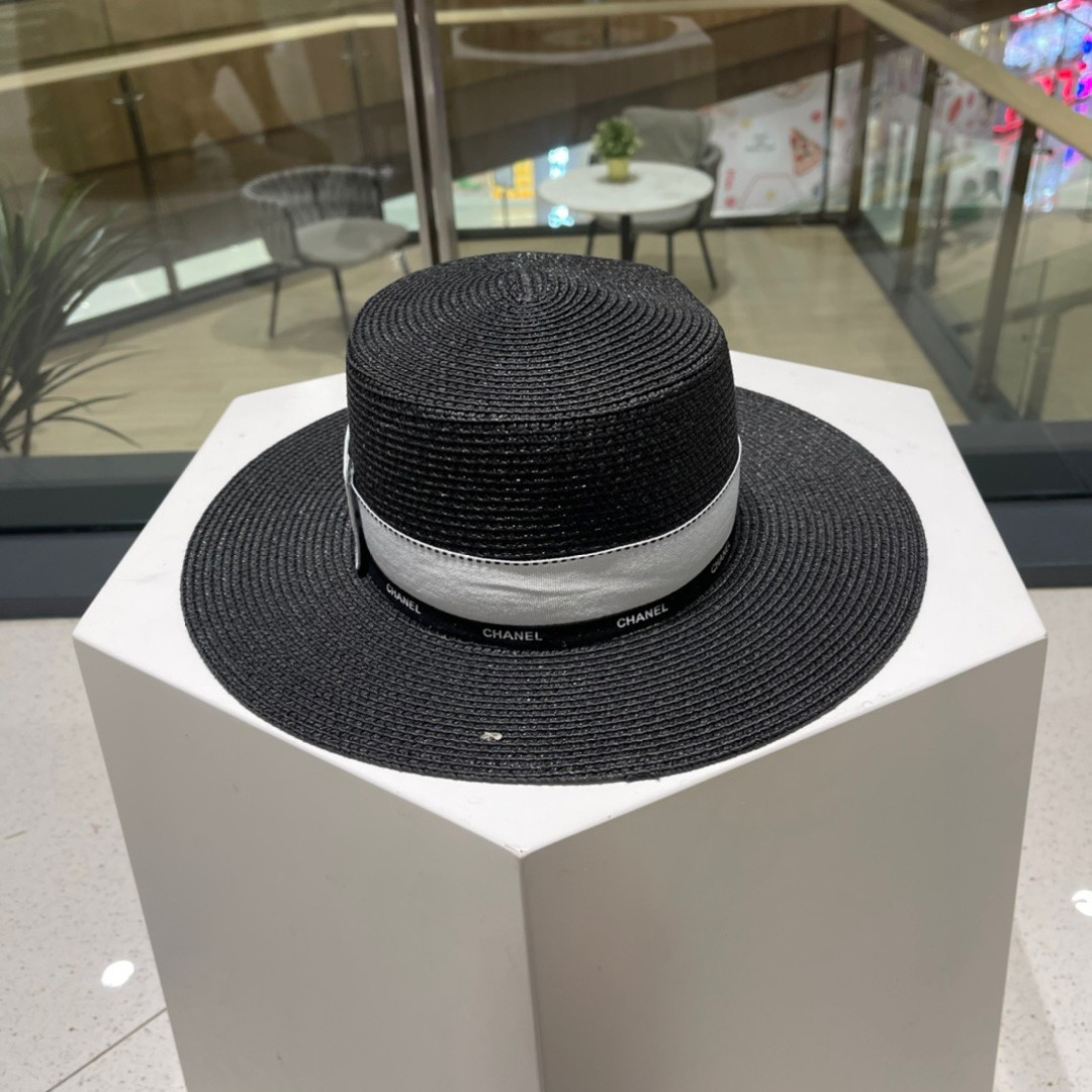 【CHANEL香奈儿】2025新款小香风度假风平顶草帽，旅行必备，超好搭配， 赶紧入手！