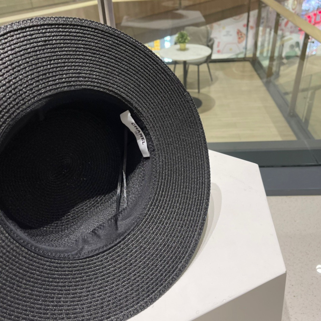 【CHANEL香奈儿】2025新款小香风度假风平顶草帽，旅行必备，超好搭配， 赶紧入手！