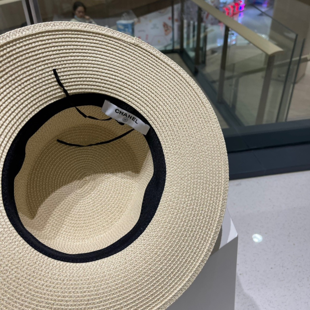 【CHANEL香奈儿】2025新款小香风度假风平顶草帽，旅行必备，超好搭配， 赶紧入手！