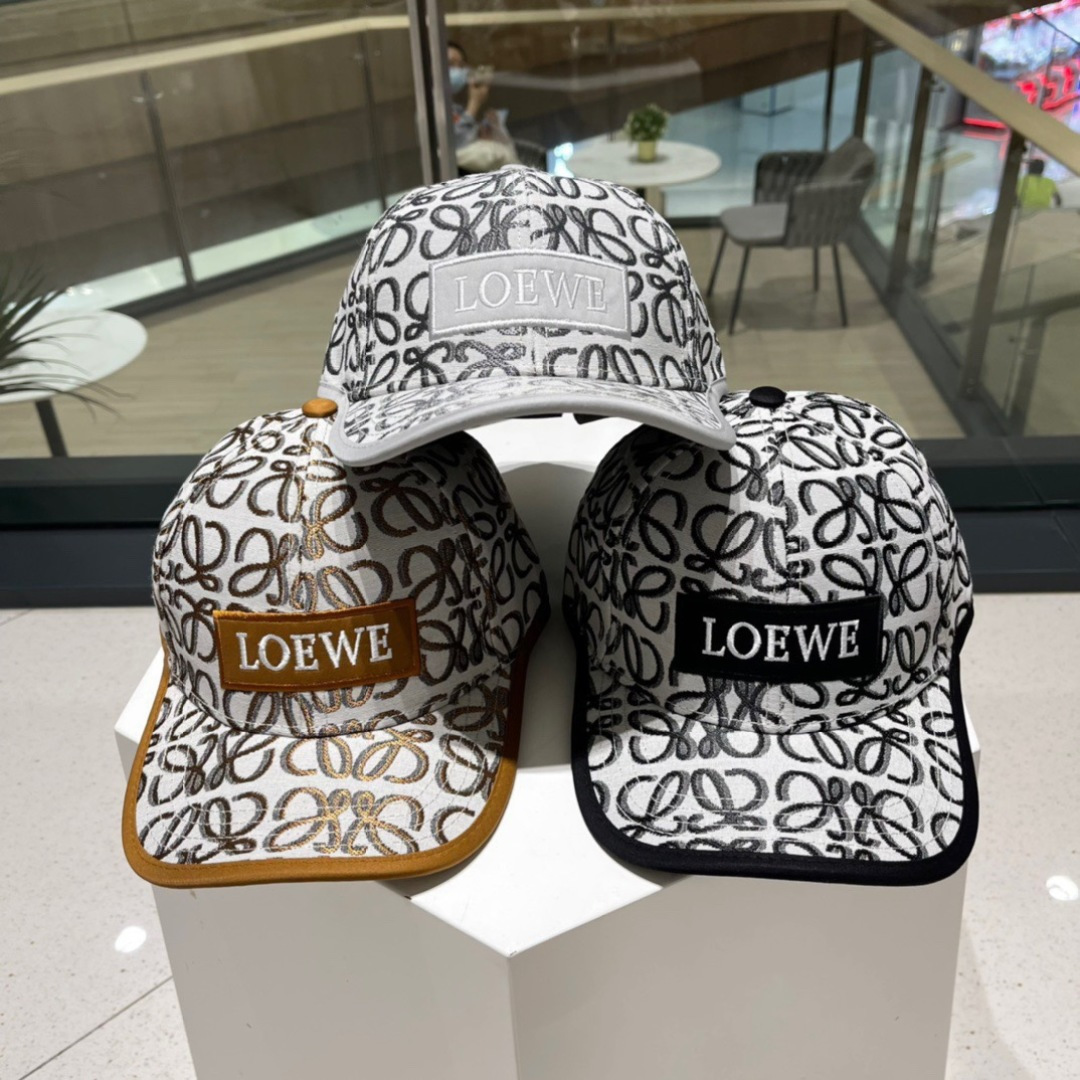  罗意威 LOEWE ，气质百搭款，四季新款精品名媛风显脸小遮阳刺绣棒球帽女街拍鸭舌
