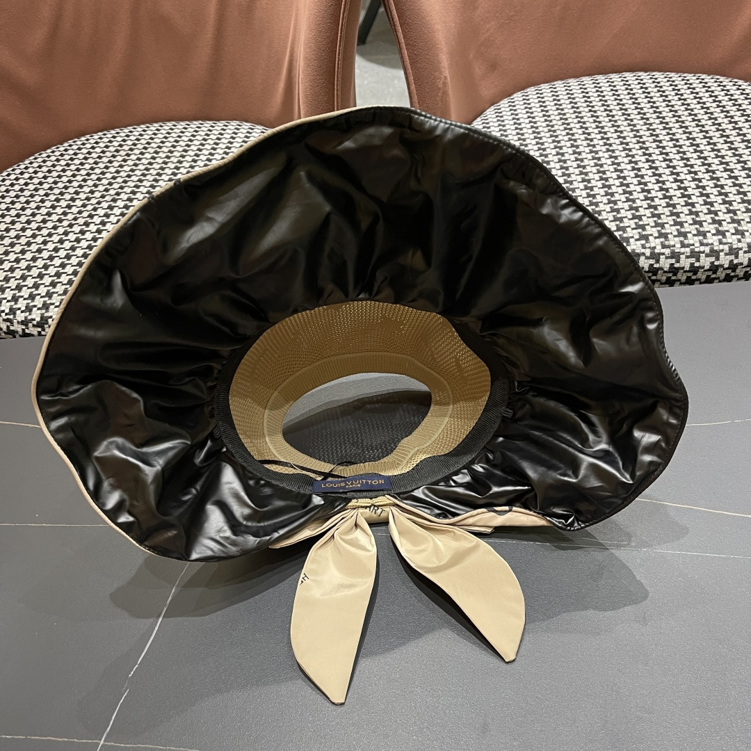  Lv路易威登夏季黑胶空顶防晒帽女防紫外线遮脸
新款漏扎马尾遮阳帽太阳帽