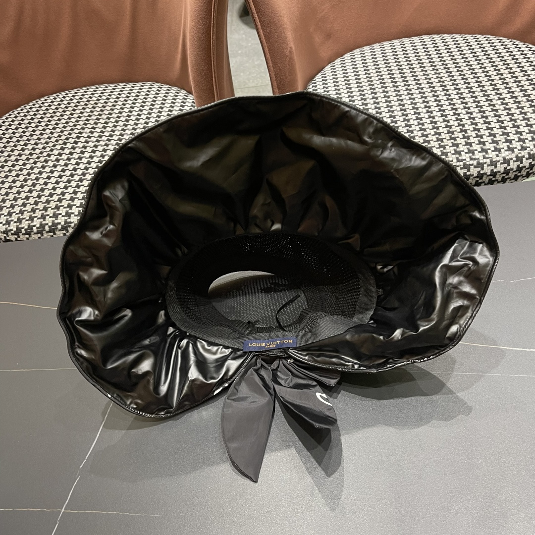  Lv路易威登夏季黑胶空顶防晒帽女防紫外线遮脸
新款漏扎马尾遮阳帽太阳帽