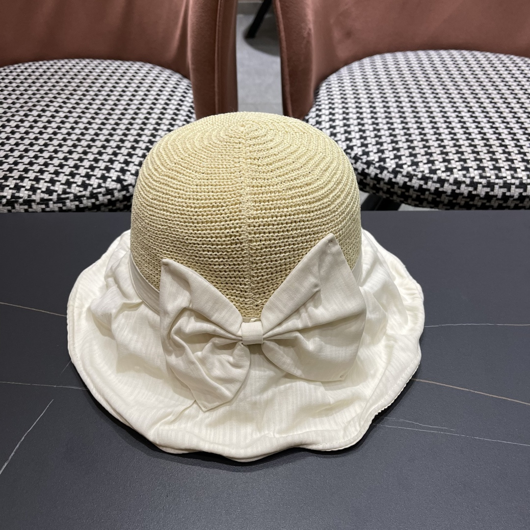  Burberry（巴宝莉）帽子女夏季2025新款渔夫防晒防紫外线黑
胶大檐遮脸遮阳沙滩太阳帽