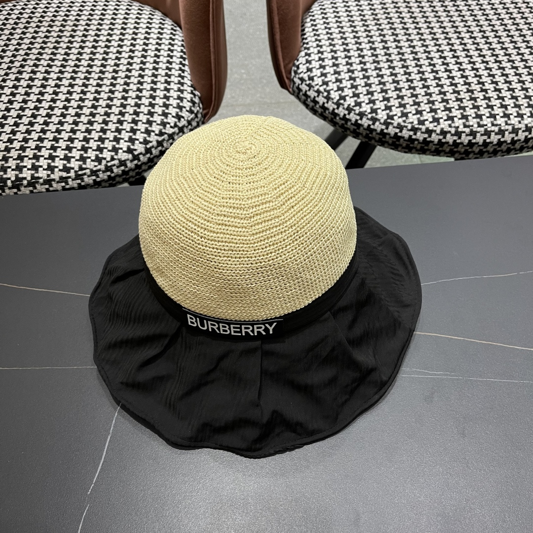  Burberry（巴宝莉）帽子女夏季2025新款渔夫防晒防紫外线黑
胶大檐遮脸遮阳沙滩太阳帽