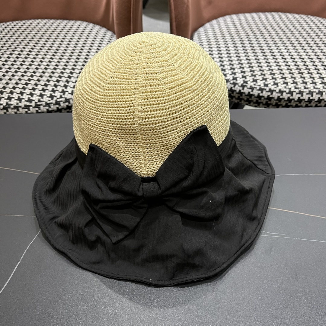 Burberry（巴宝莉）帽子女夏季2025新款渔夫防晒防紫外线黑
胶大檐遮脸遮阳沙滩太阳帽