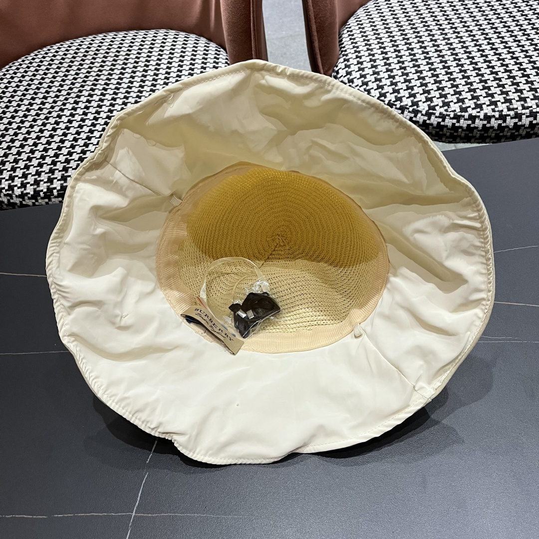  Burberry（巴宝莉）帽子女夏季2025新款渔夫防晒防紫外线黑
胶大檐遮脸遮阳沙滩太阳帽