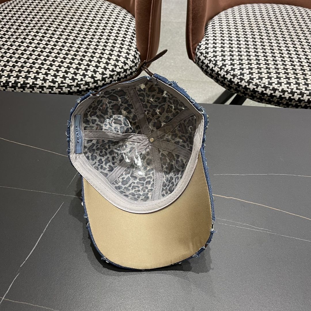  普拉达Prada 2025新款夏季潮牌破洞牛仔帽女士水钻帽子复古硬顶棒球
帽透气遮阳鸭舌帽女