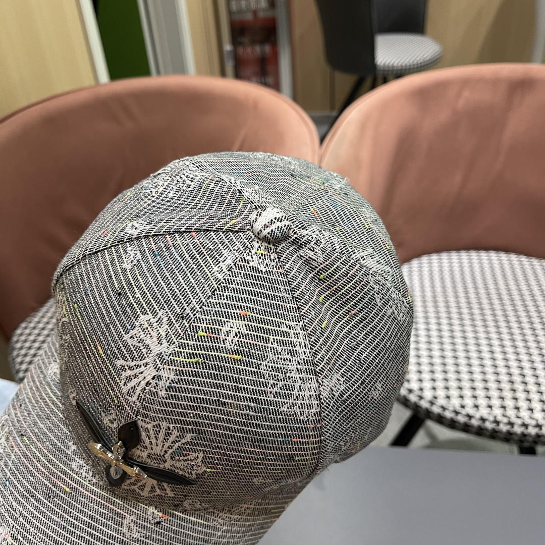  克罗心 🆕🆕25新款棒球帽，个性时尚经典十字架标志，休闲带点酷酷的感觉，中性款
男女同款！超好搭！
头