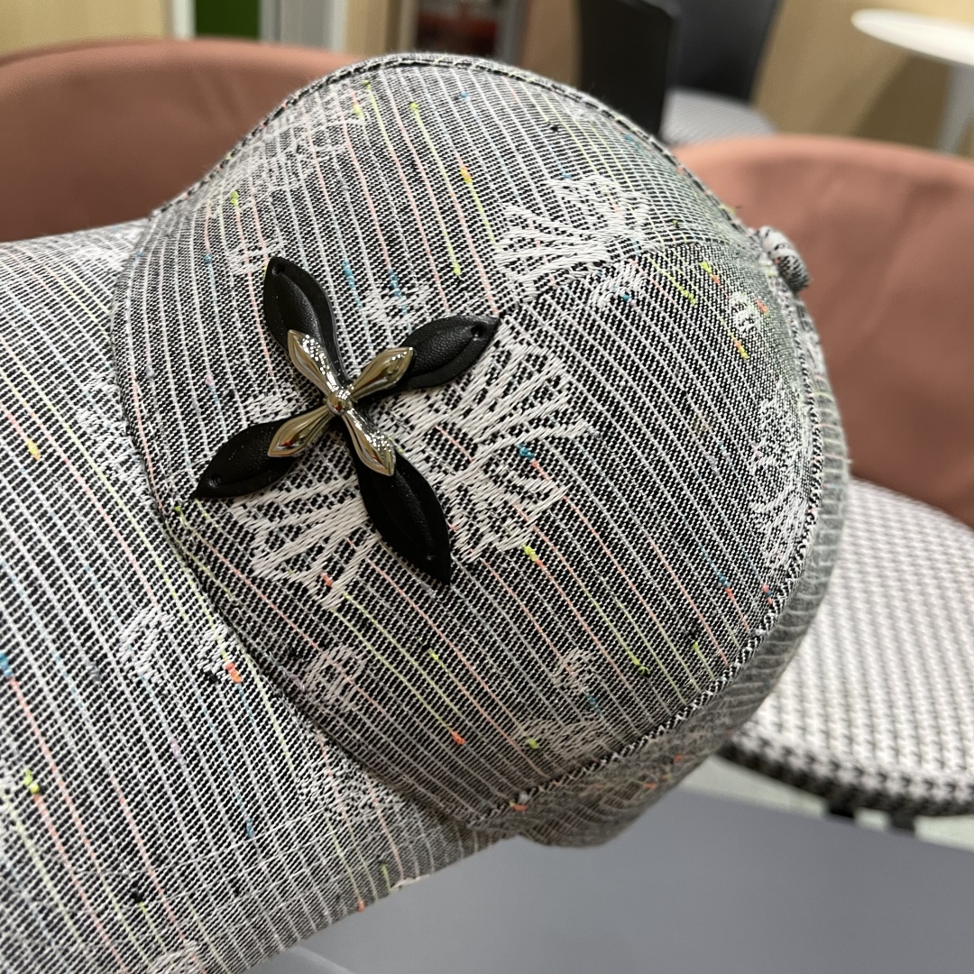  克罗心 🆕🆕25新款棒球帽，个性时尚经典十字架标志，休闲带点酷酷的感觉，中性款
男女同款！超好搭！
头