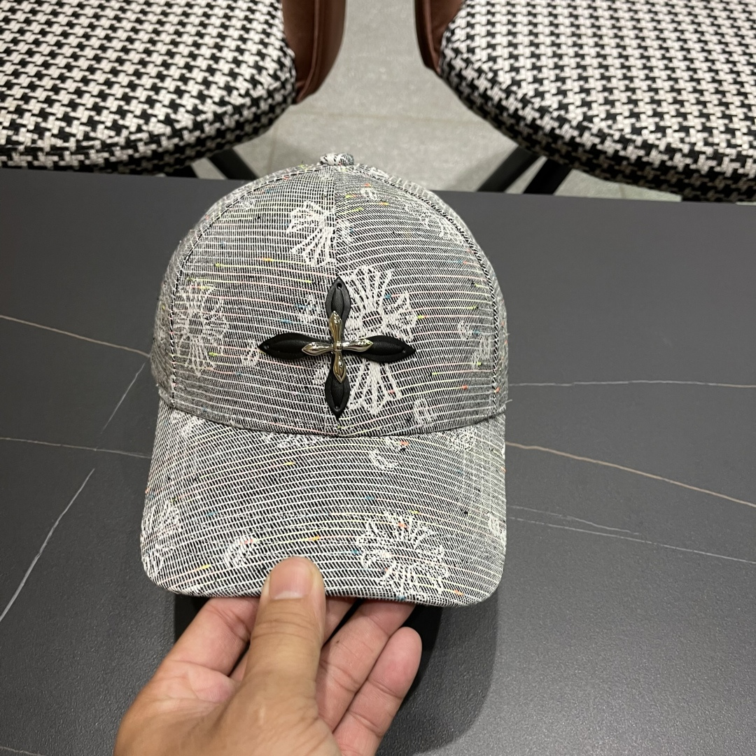  克罗心 🆕🆕25新款棒球帽，个性时尚经典十字架标志，休闲带点酷酷的感觉，中性款
男女同款！超好搭！
头