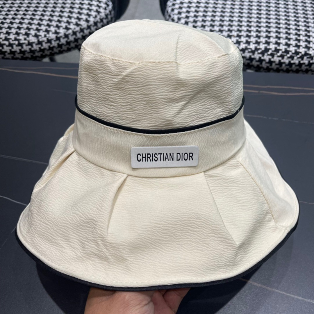  Dior 迪奥 2025新款遮脸盆渔夫帽， 精致純也格调很有感觉，很酷很时尚，质量超赞