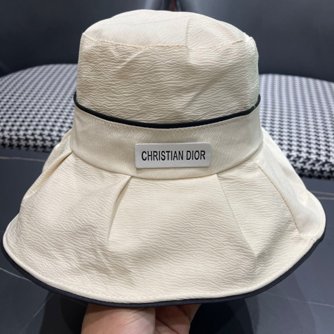  Dior 迪奥 2025新款遮脸盆渔夫帽， 精致純也格调很有感觉，很酷很时尚，质量超赞