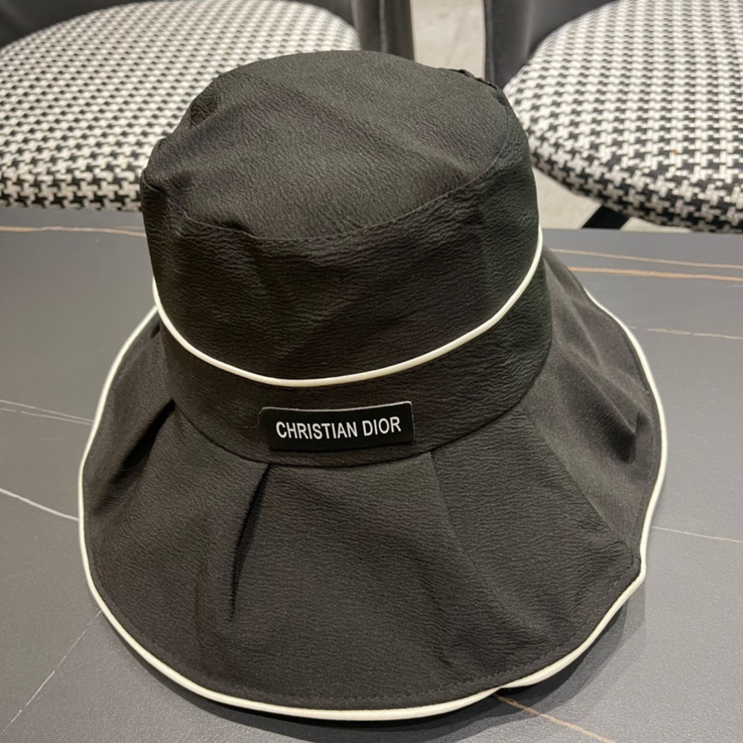  Dior 迪奥 2025新款遮脸盆渔夫帽， 精致純也格调很有感觉，很酷很时尚，质量超赞