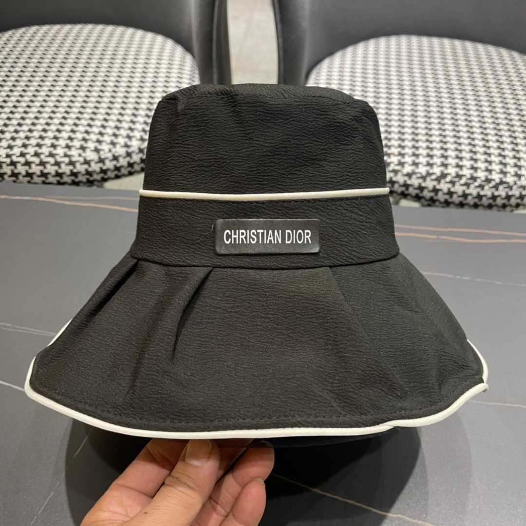  Dior 迪奥 2025新款遮脸盆渔夫帽， 精致純也格调很有感觉，很酷很时尚，质量超赞