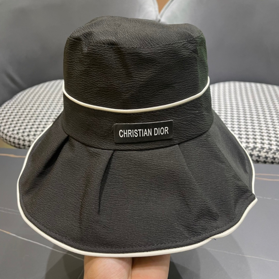  Dior 迪奥 2025新款遮脸盆渔夫帽， 精致純也格调很有感觉，很酷很时尚，质量超赞