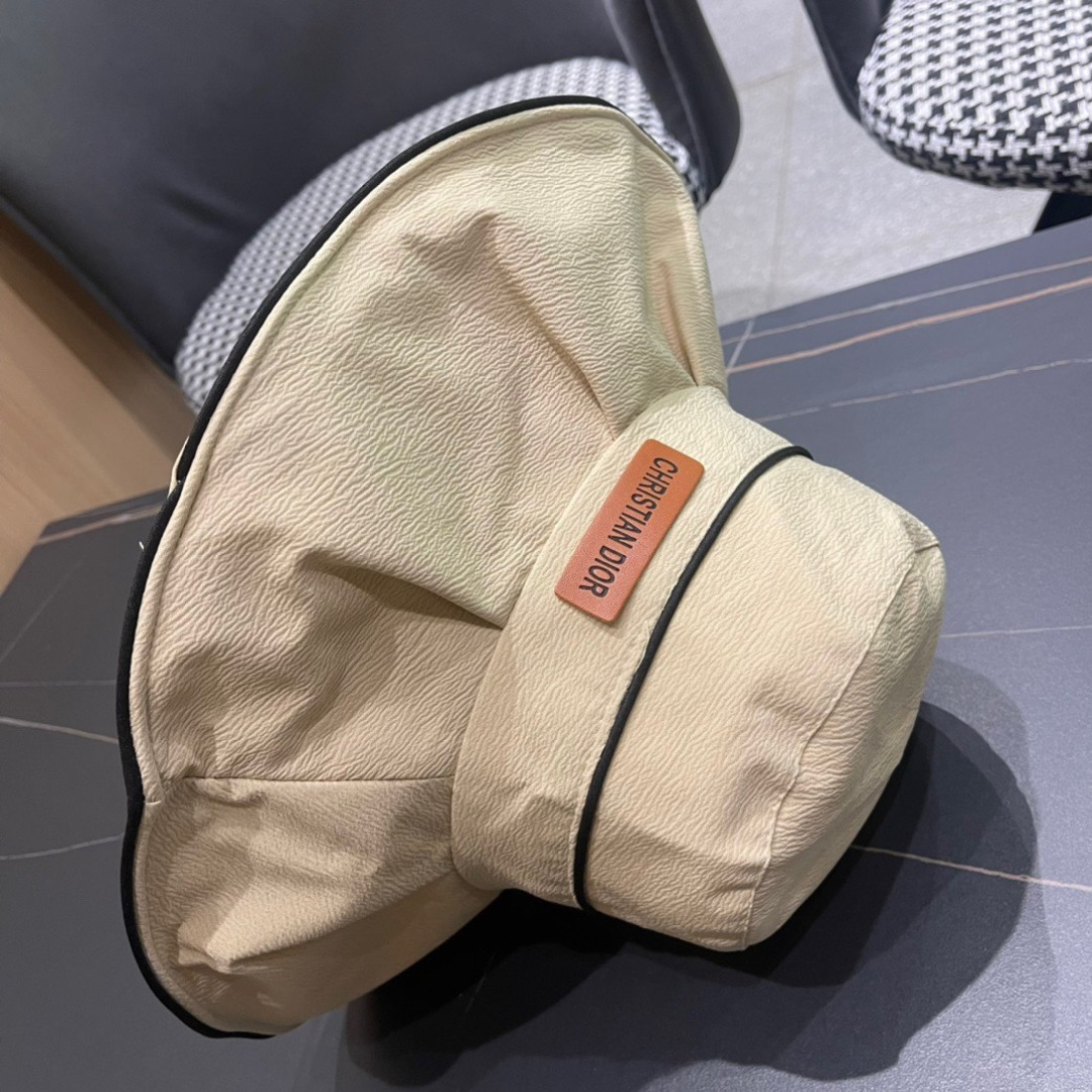  Dior 迪奥 2025新款遮脸盆渔夫帽， 精致純也格调很有感觉，很酷很时尚，质量超赞