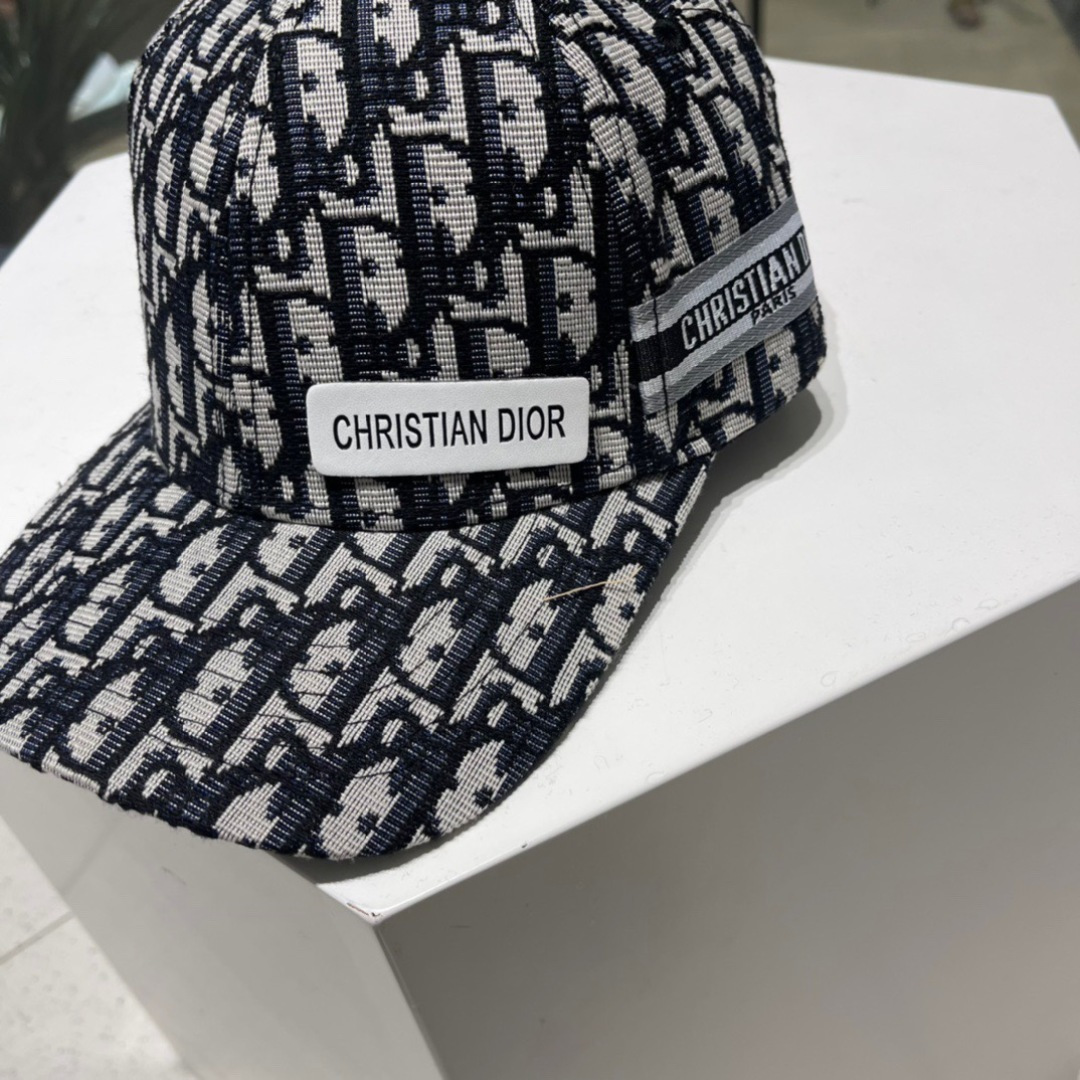  【DIOR迪奥】新款走量简约棒球帽🧢，新款出货，大牌款超好搭配，赶紧入手！