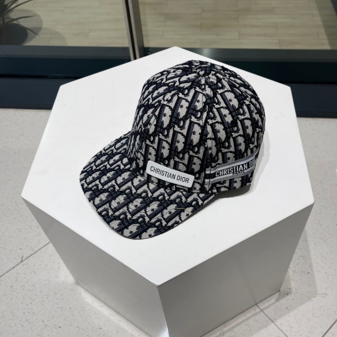  【DIOR迪奥】新款走量简约棒球帽🧢，新款出货，大牌款超好搭配，赶紧入手！