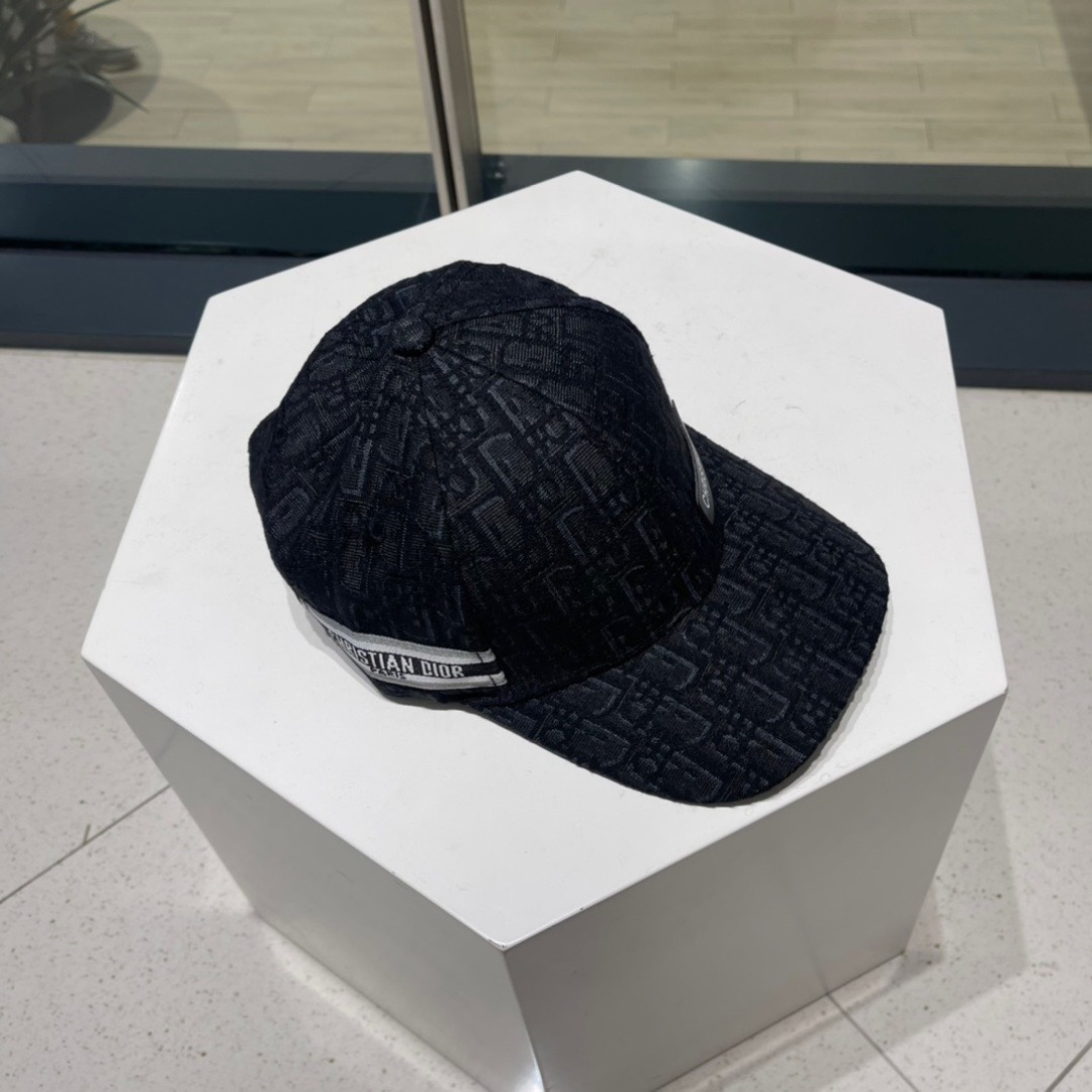  【DIOR迪奥】新款走量简约棒球帽🧢，新款出货，大牌款超好搭配，赶紧入手！