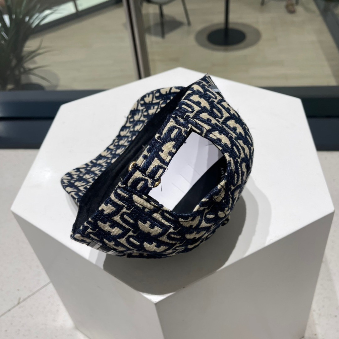  【DIOR迪奥】新款走量简约棒球帽🧢，新款出货，大牌款超好搭配，赶紧入手！