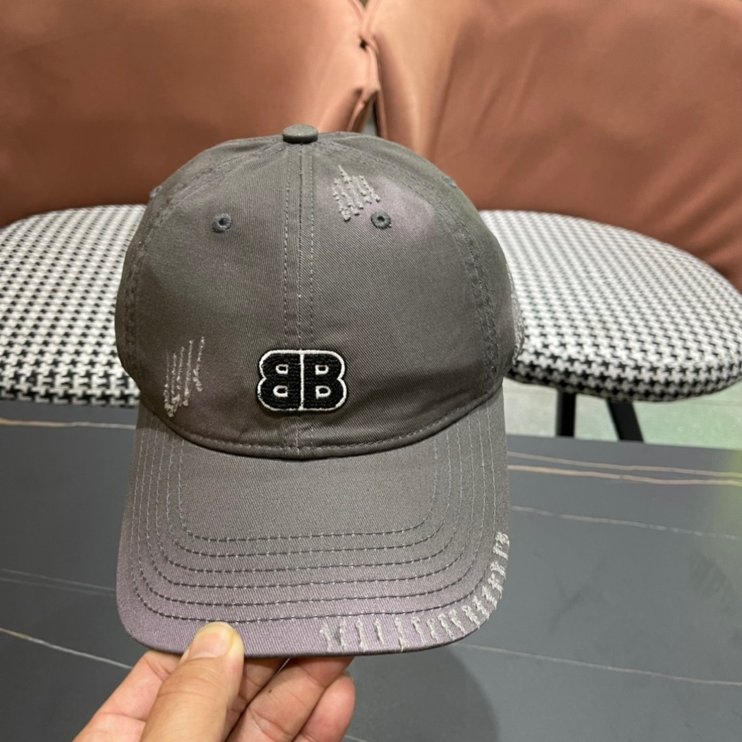 BALENCIAGA巴黎世家新款棒球帽，很酷的色系，男女佩戴都有不同style，第一批抢先出货！巴黎粉必