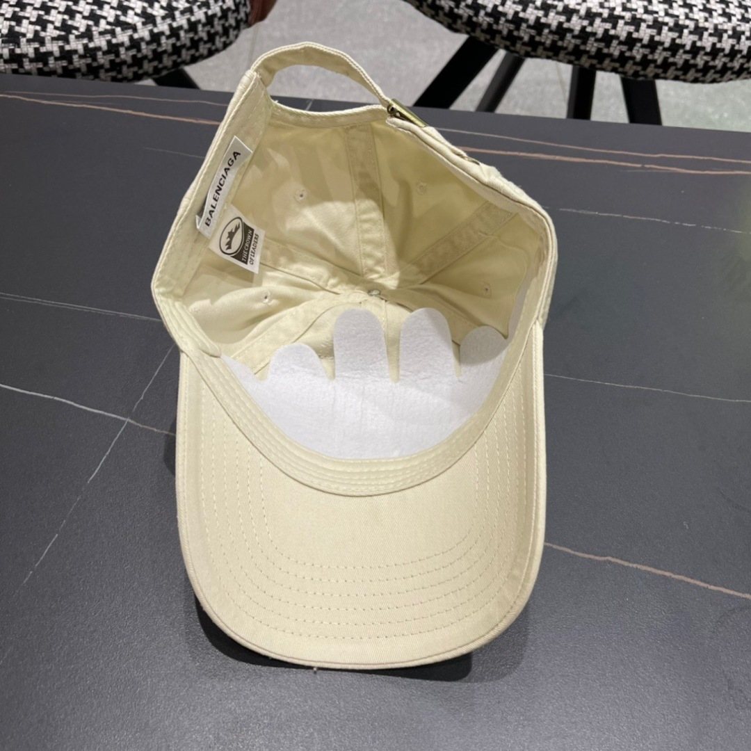 BALENCIAGA巴黎世家新款棒球帽，很酷的色系，男女佩戴都有不同style，第一批抢先出货！巴黎粉必