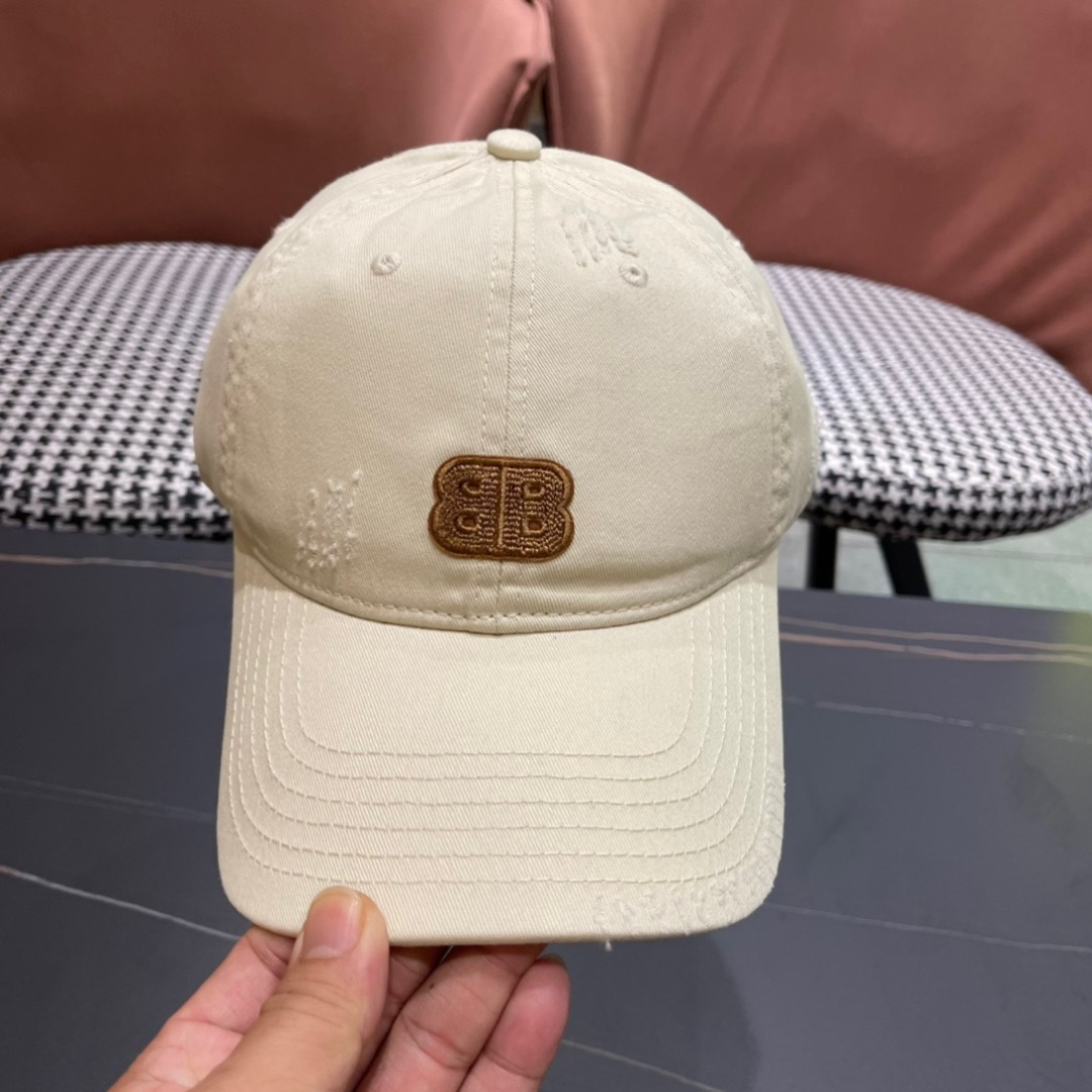 BALENCIAGA巴黎世家新款棒球帽，很酷的色系，男女佩戴都有不同style，第一批抢先出货！巴黎粉必