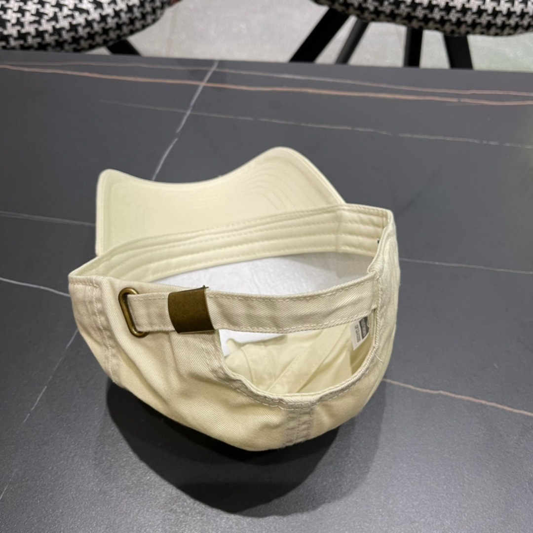 BALENCIAGA巴黎世家新款棒球帽，很酷的色系，男女佩戴都有不同style，第一批抢先出货！巴黎粉必