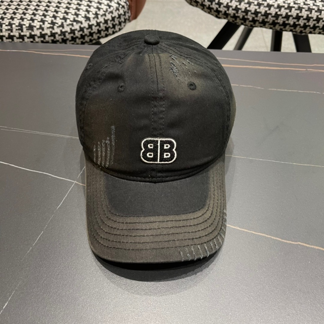 BALENCIAGA巴黎世家新款棒球帽，很酷的色系，男女佩戴都有不同style，第一批抢先出货！巴黎粉必