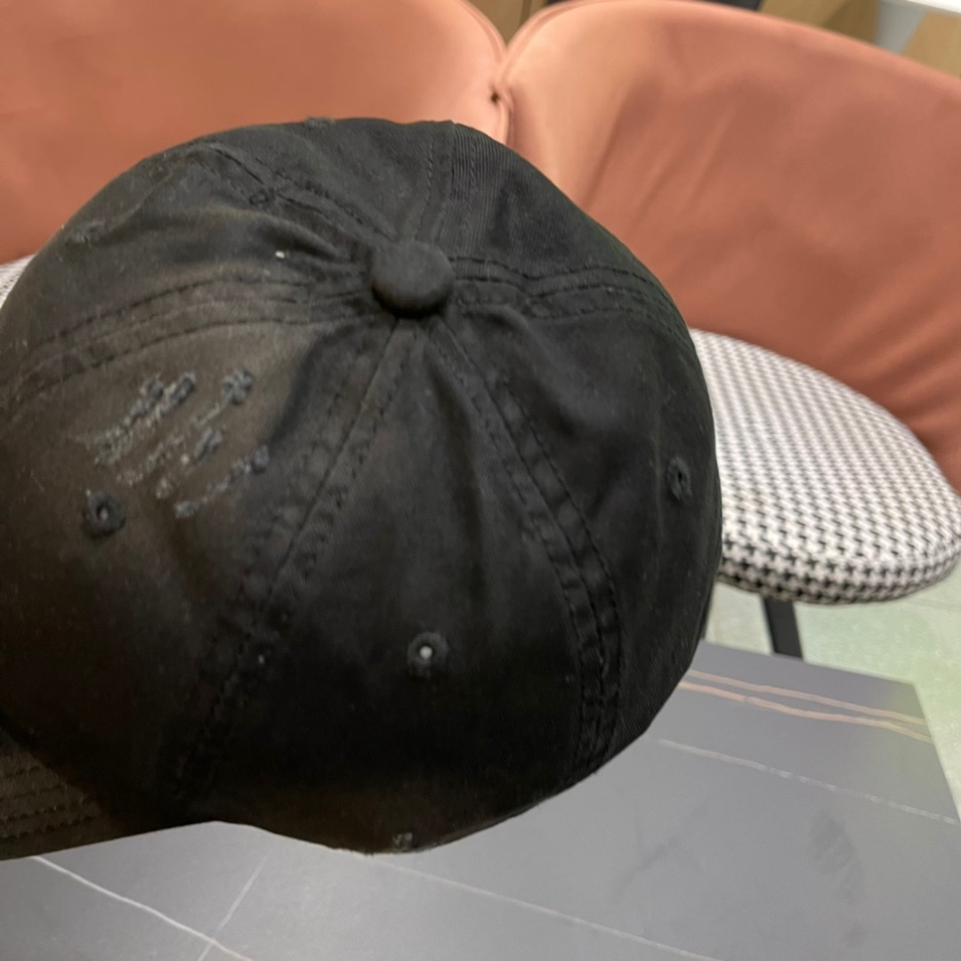 BALENCIAGA巴黎世家新款棒球帽，很酷的色系，男女佩戴都有不同style，第一批抢先出货！巴黎粉必