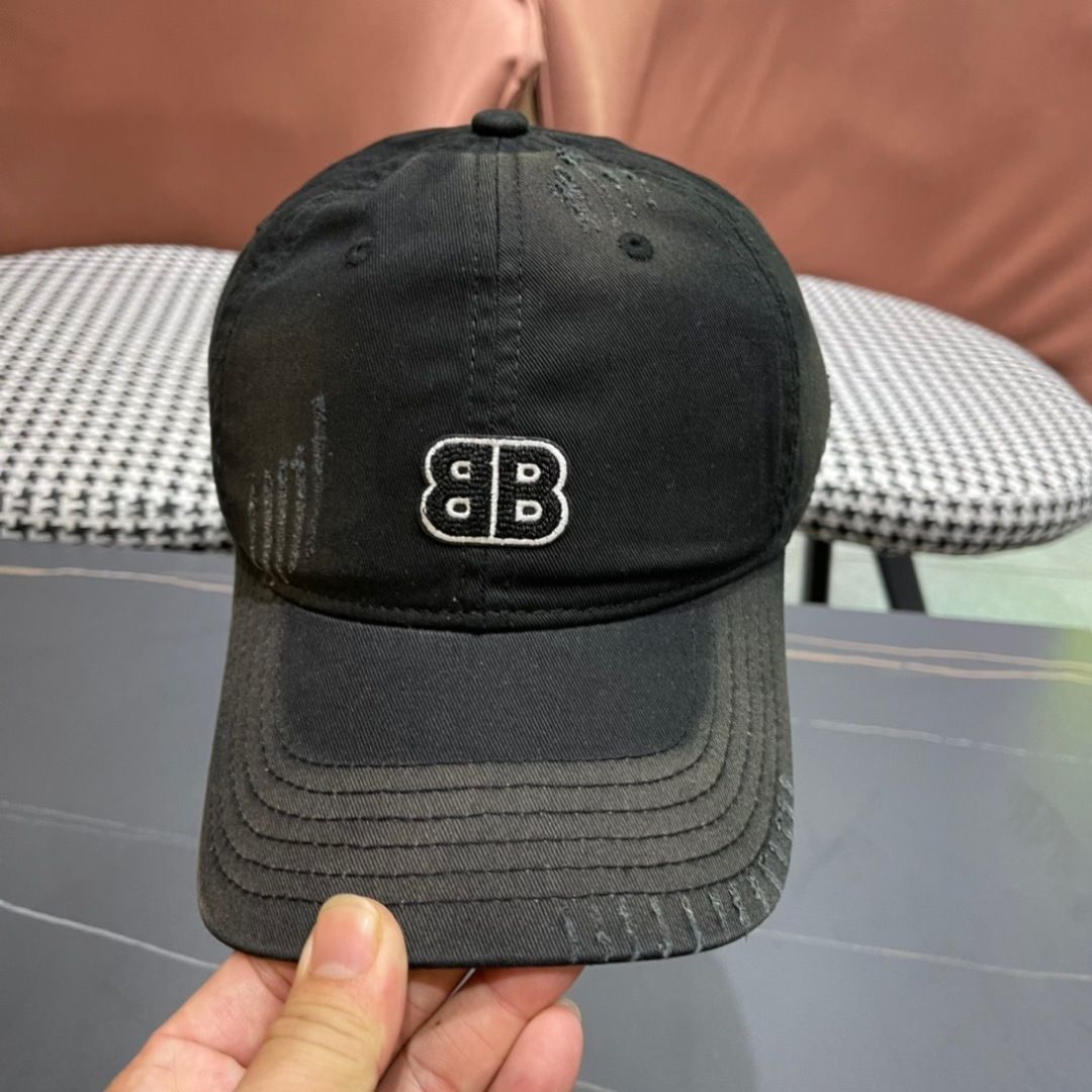 BALENCIAGA巴黎世家新款棒球帽，很酷的色系，男女佩戴都有不同style，第一批抢先出货！巴黎粉必