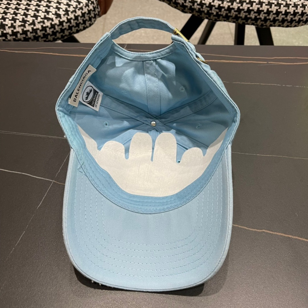 BALENCIAGA巴黎世家新款棒球帽，很酷的色系，男女佩戴都有不同style，第一批抢先出货！巴黎粉必
