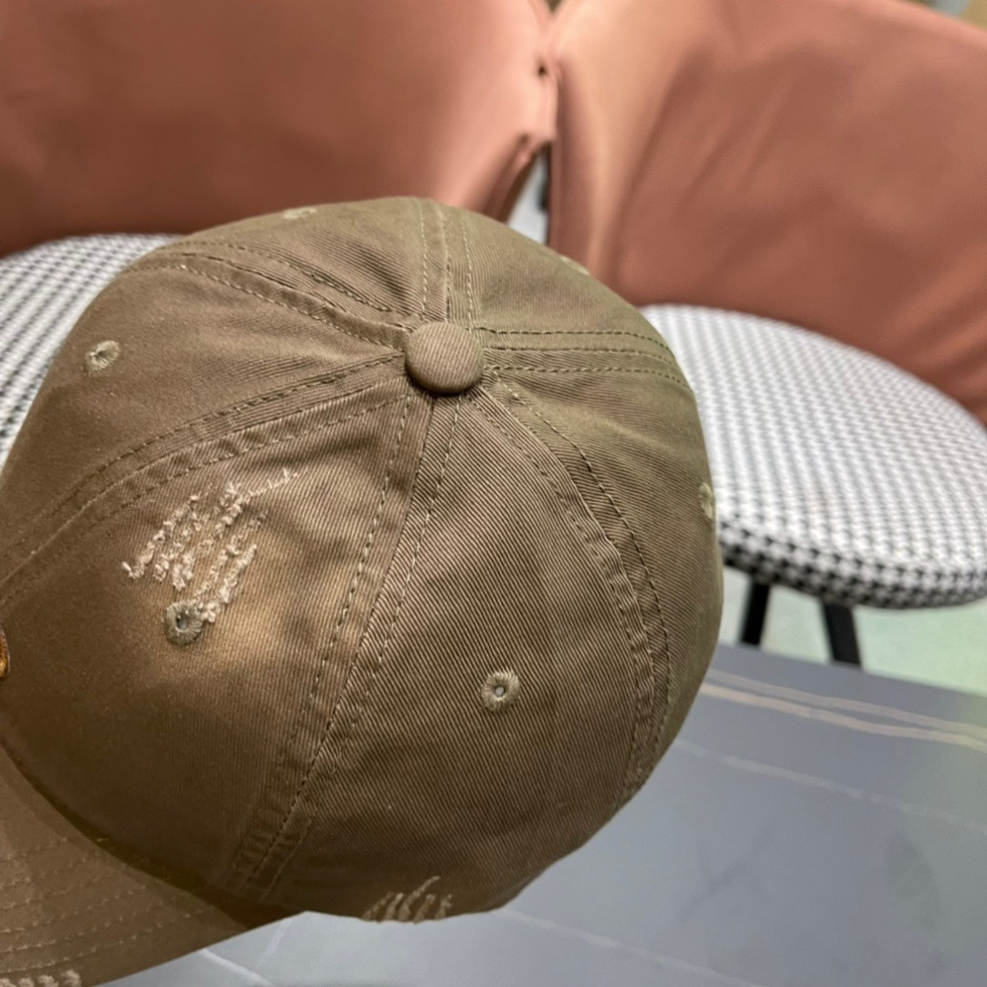 BALENCIAGA巴黎世家新款棒球帽，很酷的色系，男女佩戴都有不同style，第一批抢先出货！巴黎粉必