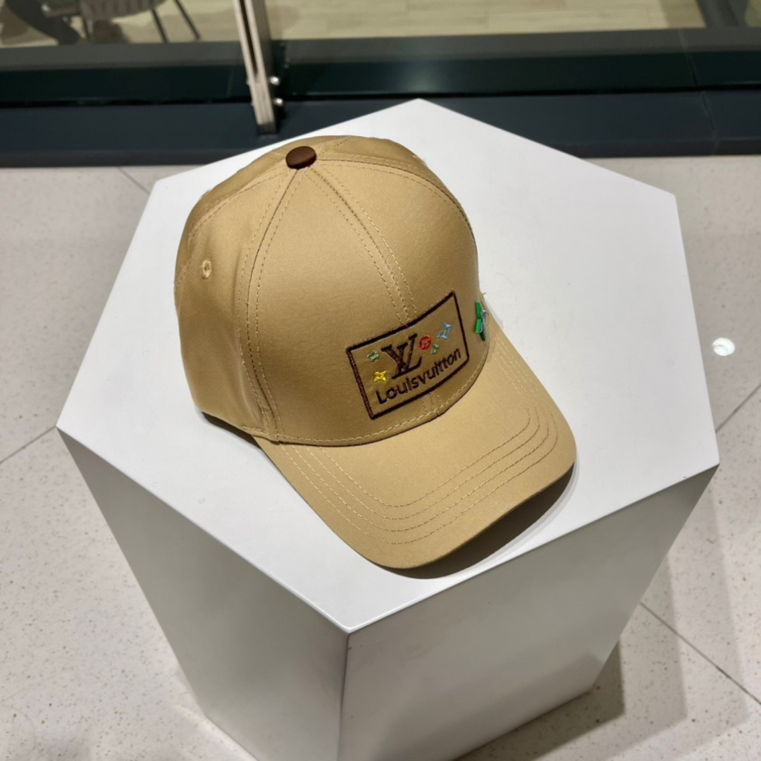  路易威登棒球帽LouisVuitton👒😍新款LV棒球帽，重工打造♥完美刺绣，高端大气，百搭款🤗男女通