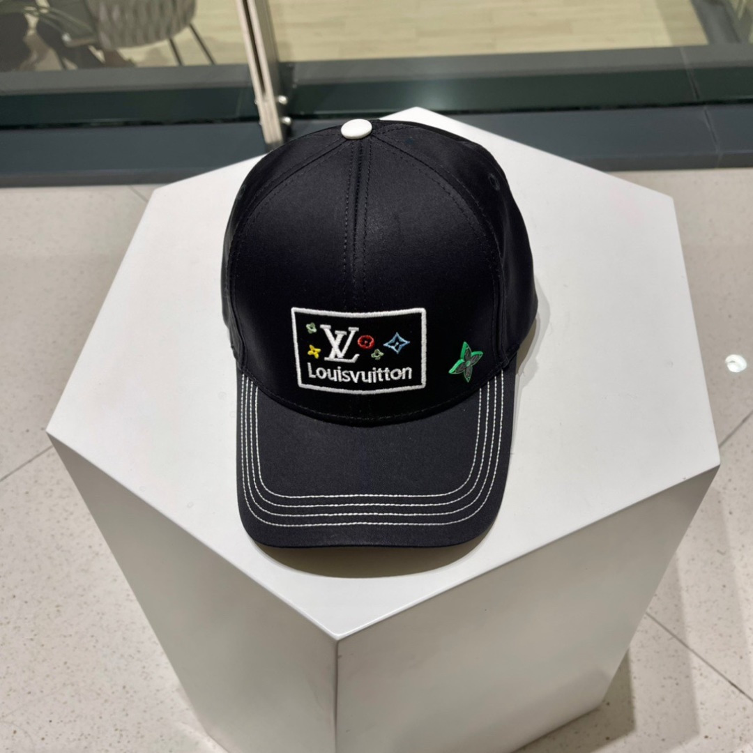  路易威登棒球帽LouisVuitton👒😍新款LV棒球帽，重工打造♥完美刺绣，高端大气，百搭款🤗男女通