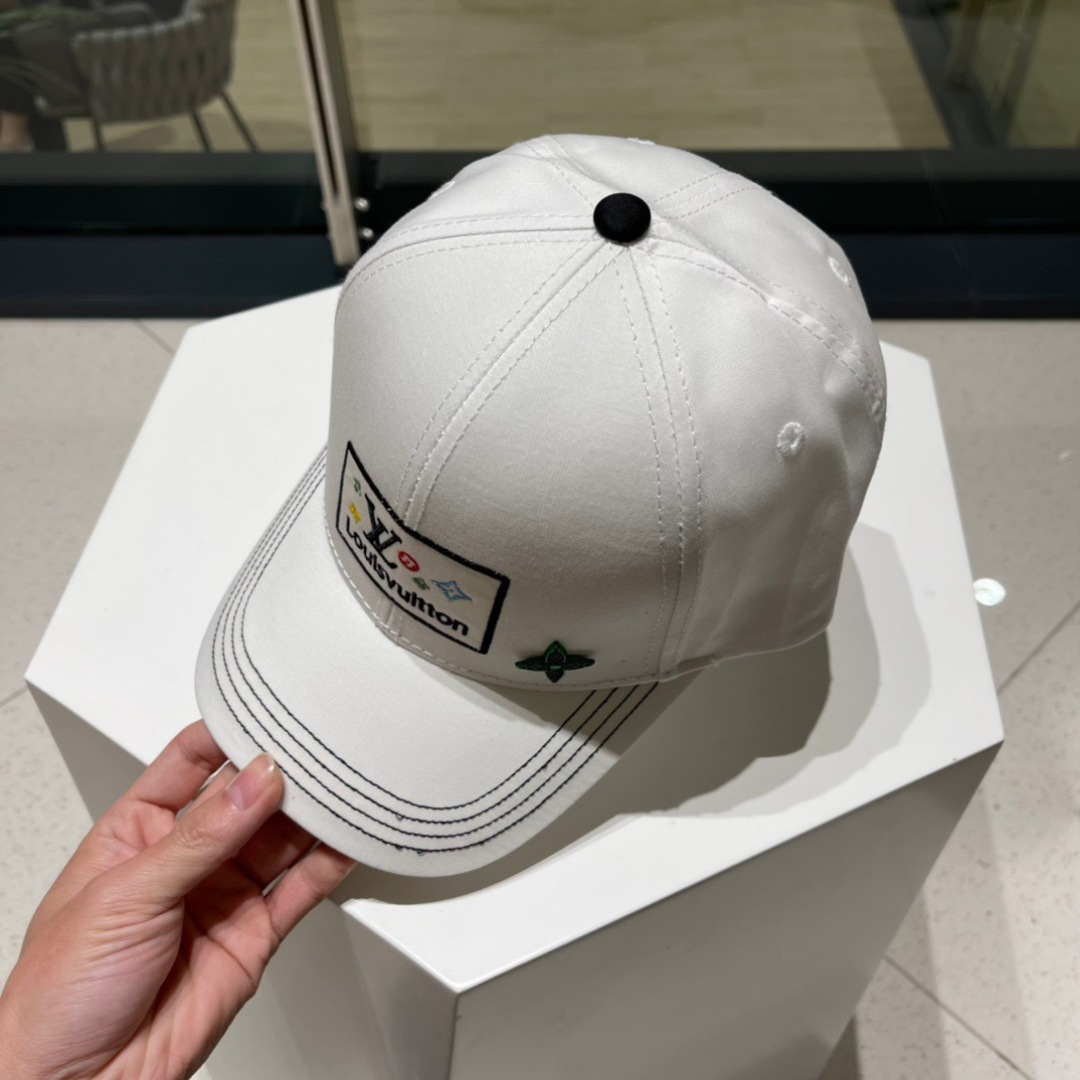  路易威登棒球帽LouisVuitton👒😍新款LV棒球帽，重工打造♥完美刺绣，高端大气，百搭款🤗男女通